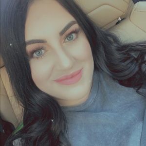 Meet your Posher, Alma